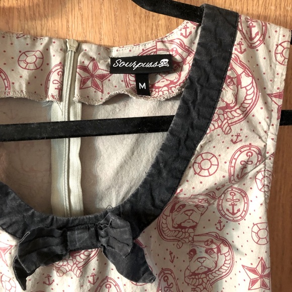 Sourpuss pinup dress - Picture 2 of 3